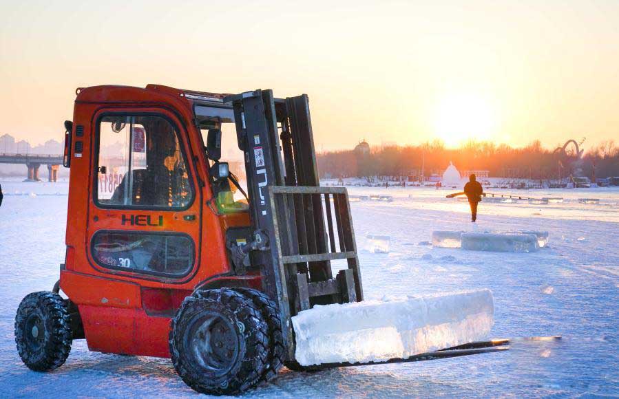 哈爾濱冬季采冰(bīng) 采冰工具