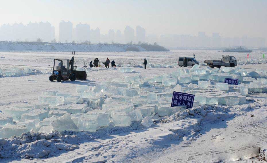 哈爾濱冬季(ji)采冰 采冰工具