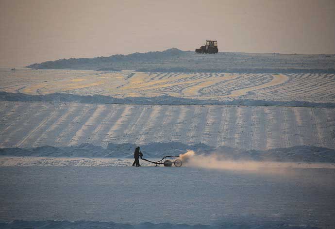 哈爾(ěr)濱冬季采冰 采冰(bing)工具