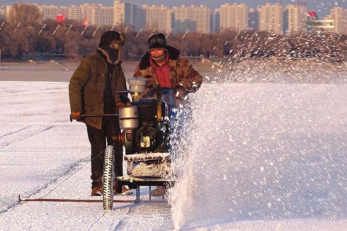 鋸(ju)冰車采冰工具(jù)