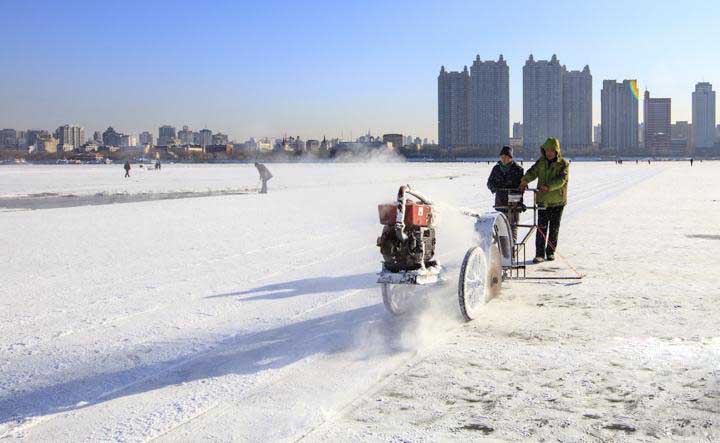 哈爾濱冬季(ji)采冰 采冰工具(ju)